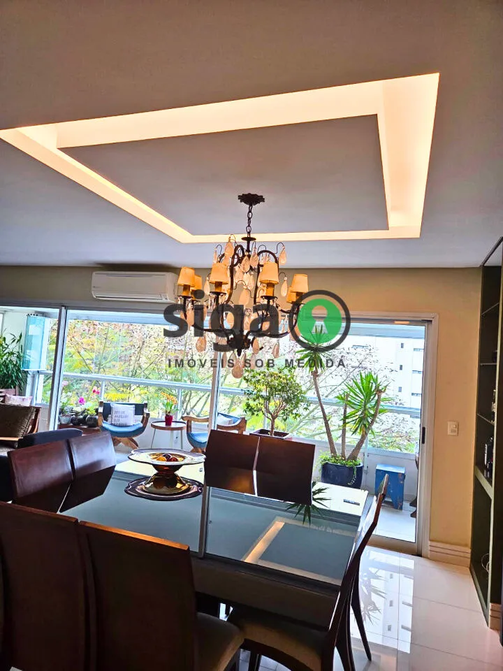 Imagem Apartamento com 211m2, 3 dormitórios e 3 vagas à venda no Panamby