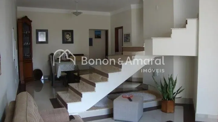 Imagem Casa estilo sobrado, com 3 quartos, 1 suíte master, no Parque Imperador - Campinas/SP.