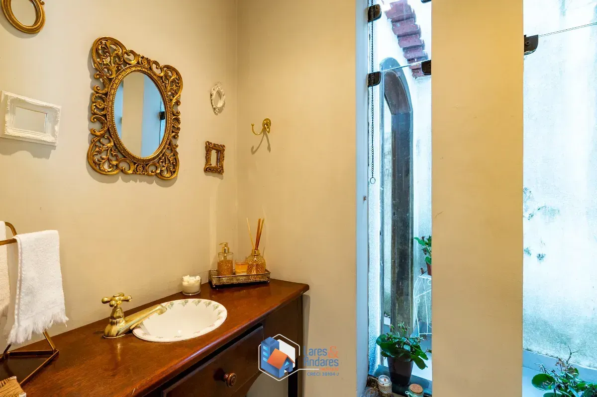 Imagem Sobrado para venda em Rolinópolis com 4 quartos, sendo 2 suítes, 225m²