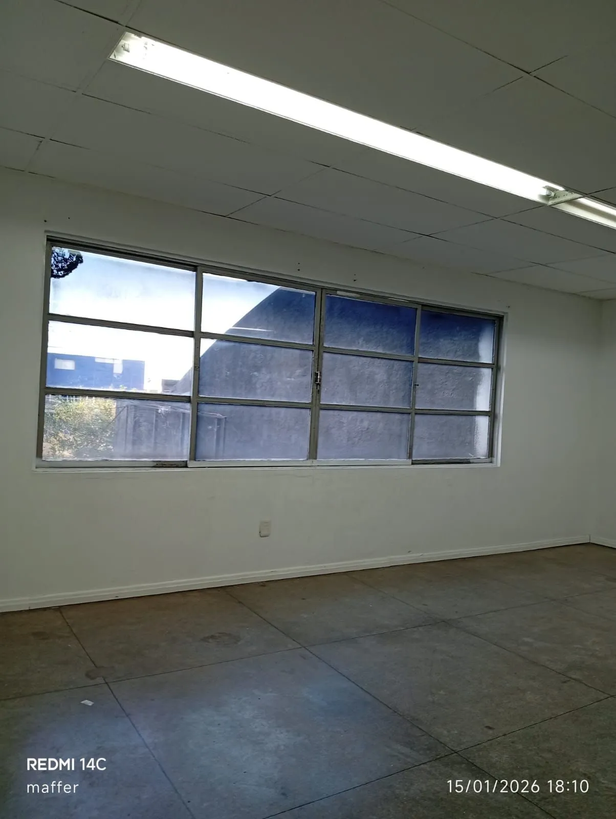 Imagem MÁFFER IMÓVEIS ALUGA - PAVILHÃO INDUSTRIAL / LOGÍSTICO Av. das Indústrias, nº 1320 - Porto Alegre/RS • Área construída total: 4.000 m² • Pé-direito alto - ideal para logística, armazenagem e operações industriais