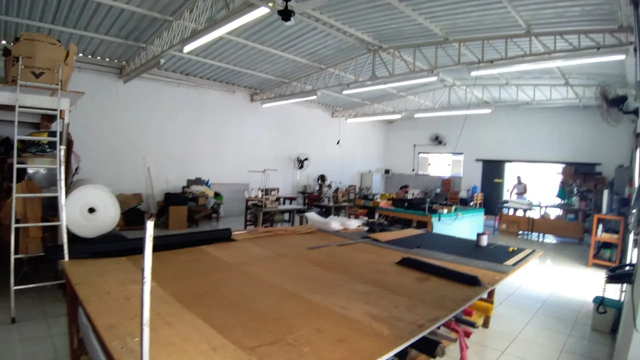 Imagem Sobrado comercial à venda em Sorocaba-SP, Jardim Nova Manchester: 3 salas, 5 banheiros, 3 vagas, 550m². Confira já!