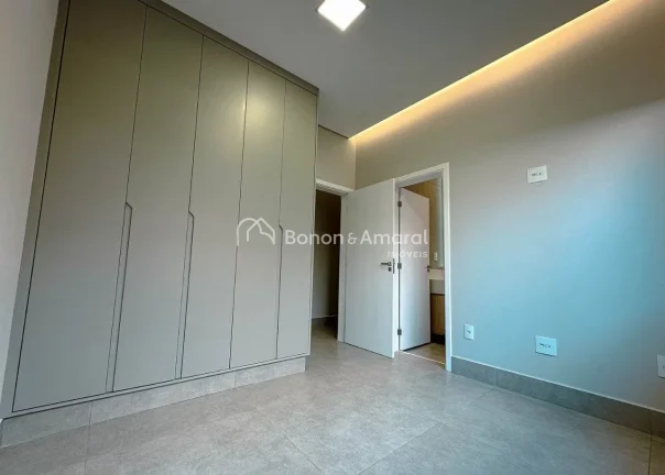 Imagem Maravilhosa casa térrea, acabamento de primeira, com 4 suítes todas com armários e ar condicionad...