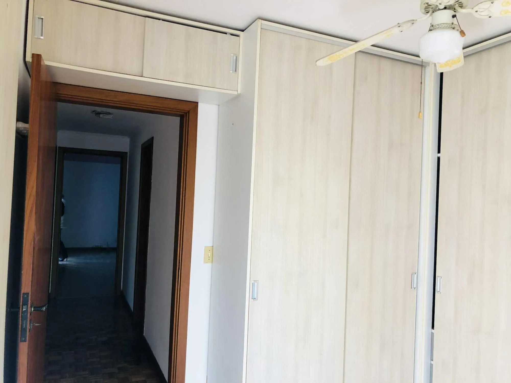 Imagem Apartamento Amplo e Pronto para Morar no Bairro Floresta - Porto Alegre