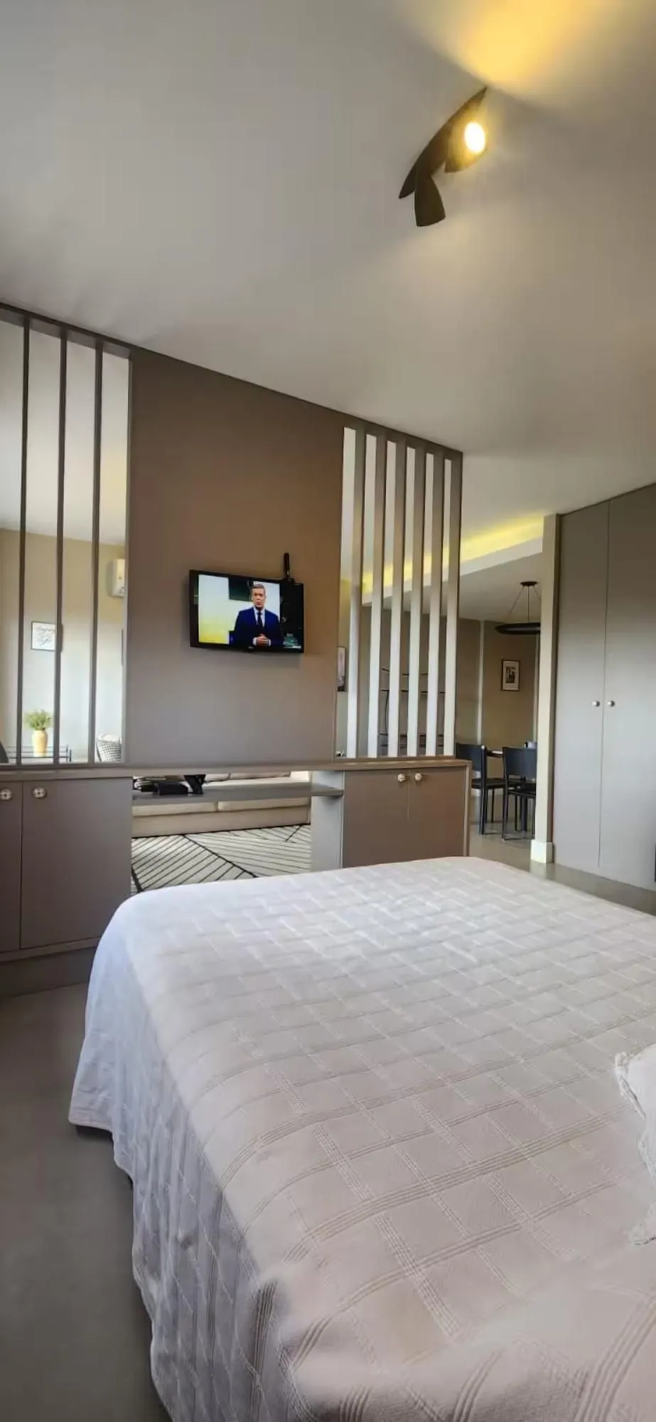 Imagem GERE RENDA COM ESSE APARTAMENTO MOBILIADO NO AXIS DA CYRELA