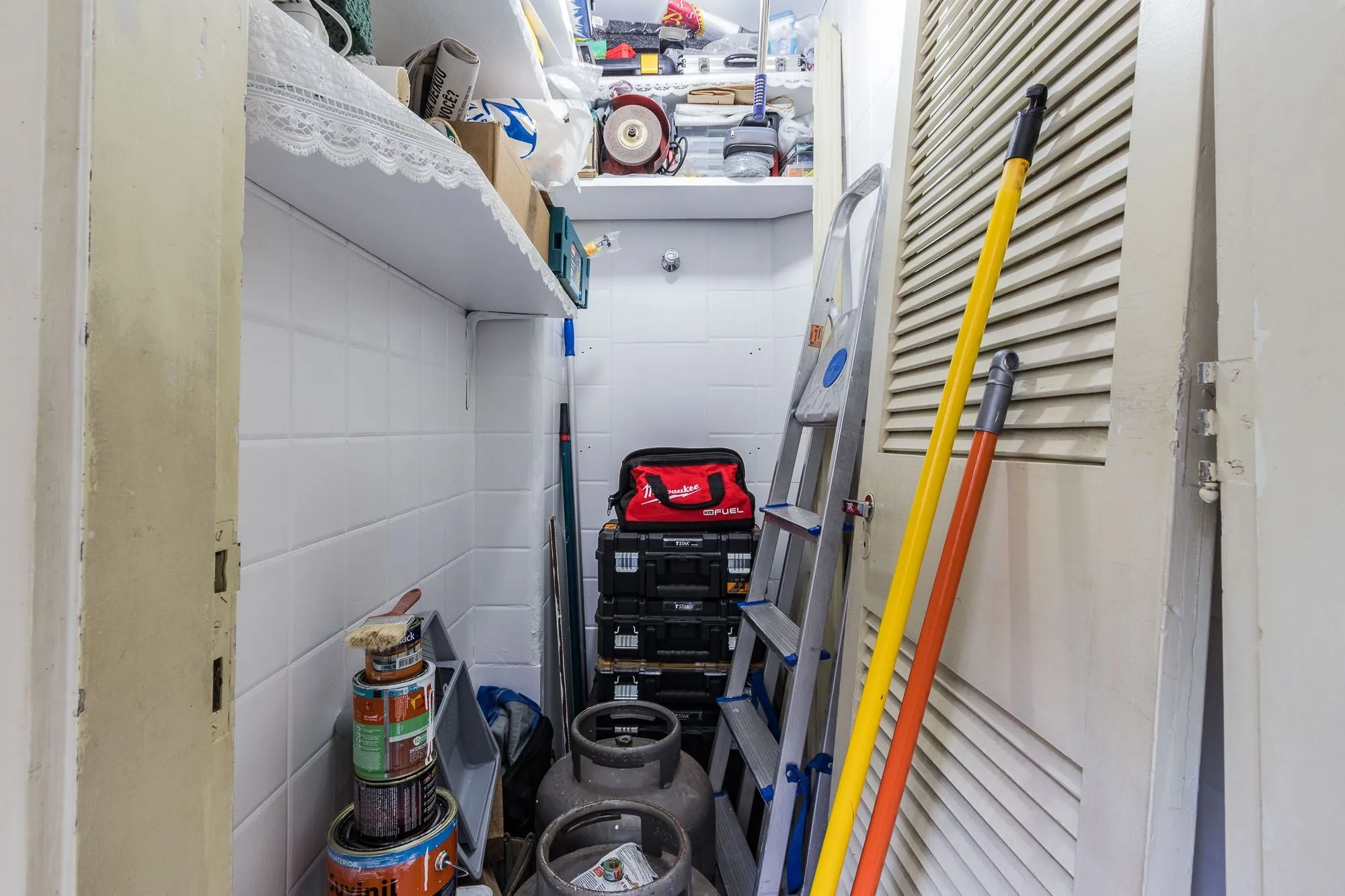 Imagem Apartamento de 3 dormitórios e 133m² à venda em Centro Histórico, Porto Alegre.