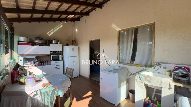 Imagem Casa a venda em Betim MG / bairro Bom Retiro