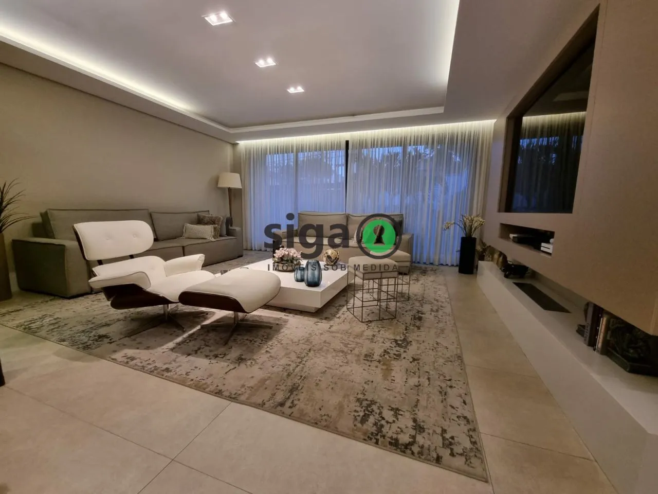 Imagem JARDIM PAULISTA: CASA COM 4 SUÍTES - 4 VAGAS - 415M²