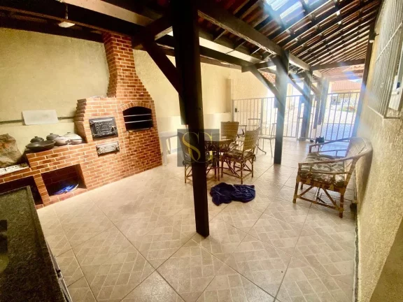 Imagem Casa para Venda em Teresópolis, Araras, 3 dormitórios, 2 suítes, 3 banheiros, 2 vagas