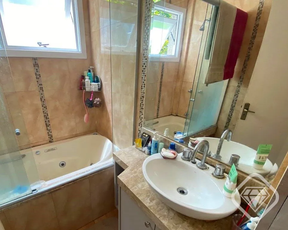 Imagem Cobertura Triplex mobiliada, única e cheia de personalidade na Pedra Redonda

Uma cobertura para qu...