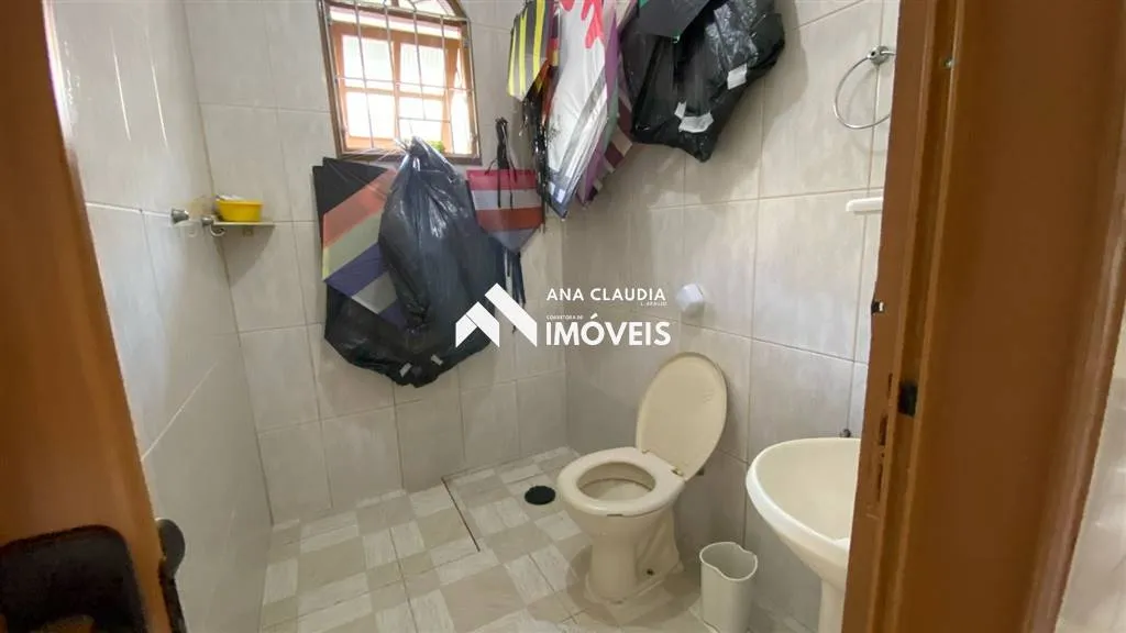 Imagem Casa na praia lado serra em ótima localização bairro de moradores fixos a 500 metros do mar .