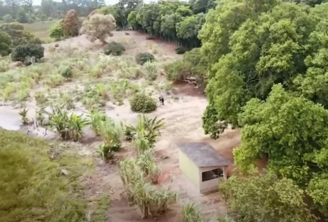 Imagem ENORME SÍTIO À VENDA EM GUARAPARI !!!