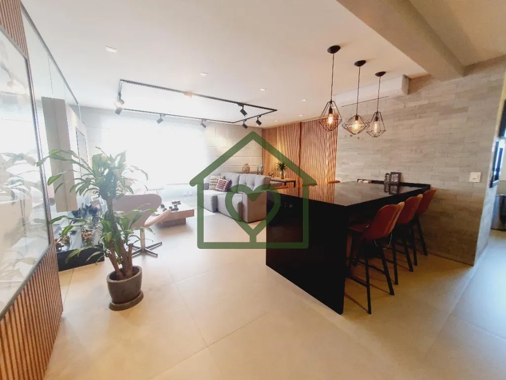 Imagem Excelente apartamento totalmente mobiliado, com planta de 3 dormitórios transformada em 2, sendo 1 ...