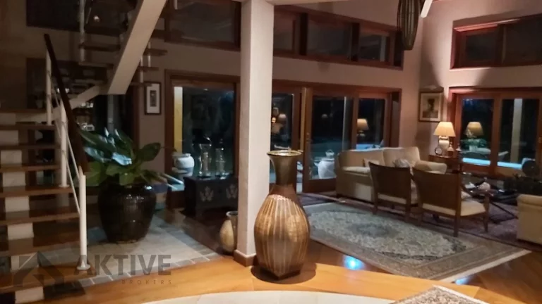 Imagem Casa de Condomínio em Aldeia da Serra - Barueri, SP
