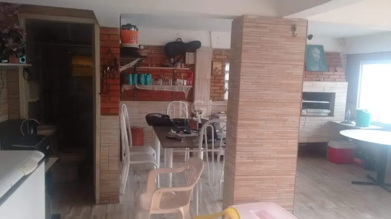 Imagem Sobrado para Venda - 300m², 5 dormitórios, Nonoai