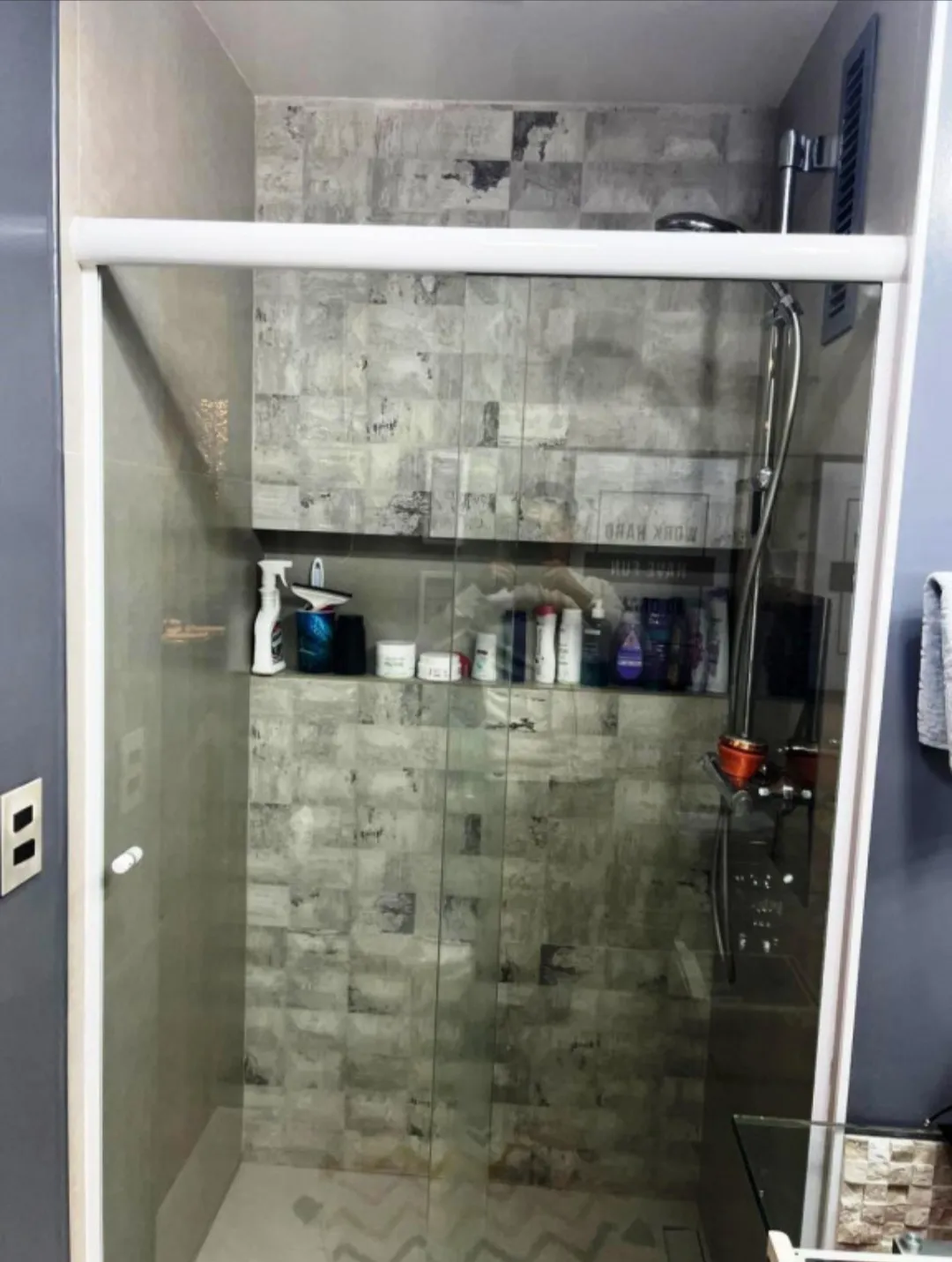 Imagem VENDO LINDO APARTAMENTO NO CONDOMÍNIO MAX HAUS!