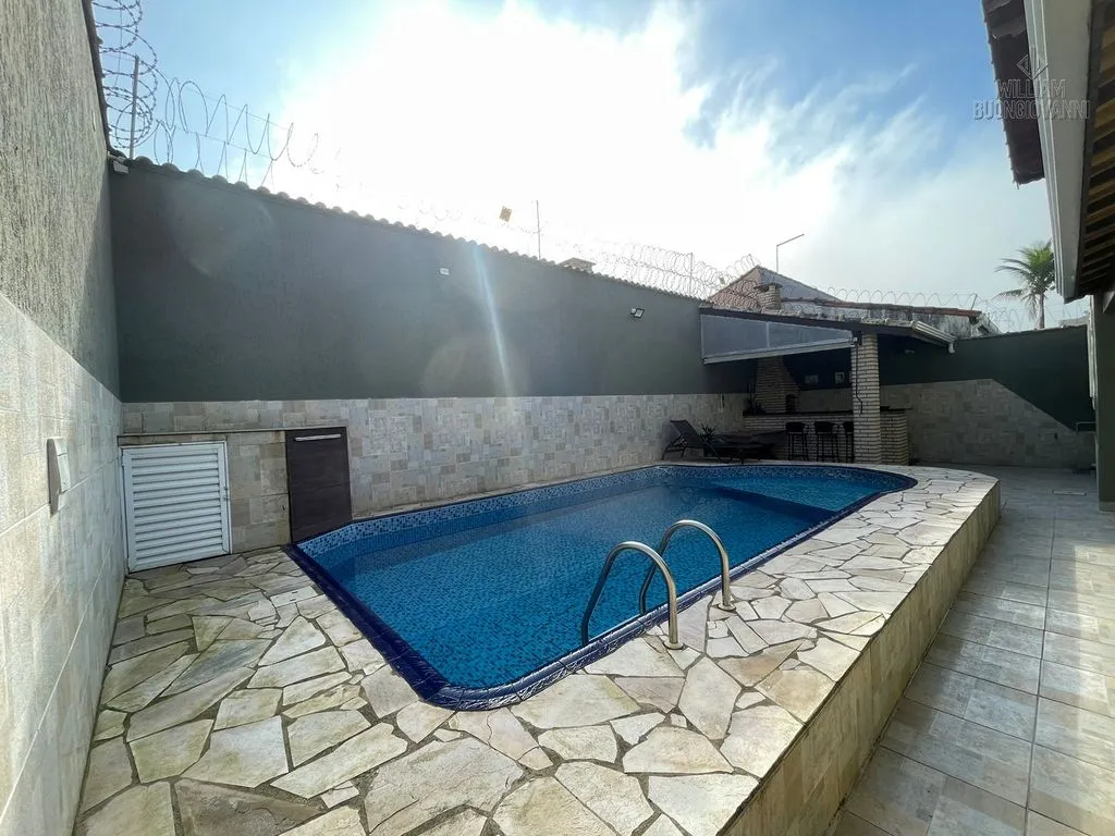 Imagem Casa térrea isolada 4 dormitórios no bairro Florida - Praia Grande