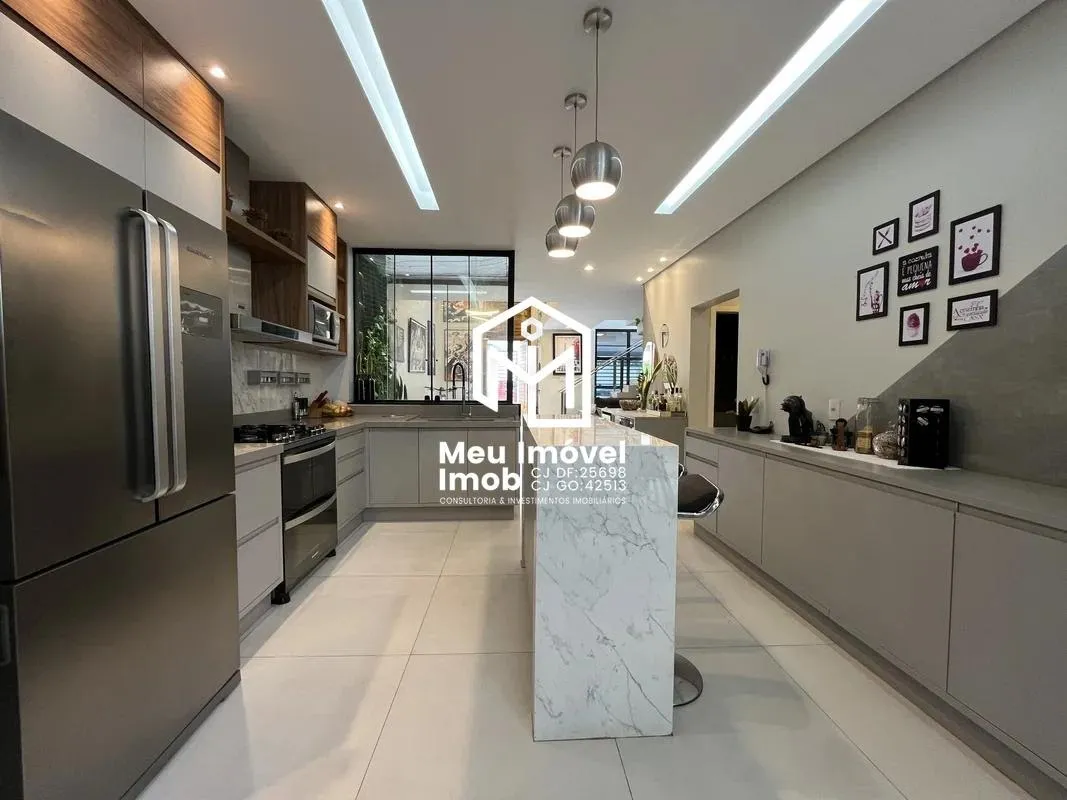 Imagem Casa 4 Quartos 3 Suítes 2 Vagas 268m²