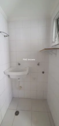 Imagem Apartamento para venda ou locação em Moema, SP, com 2 quartos, 3 banheiros, 2 vagas de garagem!