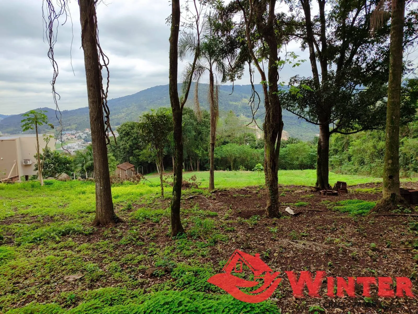 Imagem Amplo terreno de 3.640,32m² com linda vista próximo ao Welt Platz.