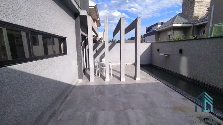 Imagem Casa a venda em condomínio, 05 quartos sendo 03 suítes, no Bairro Alto em Curitiba PR