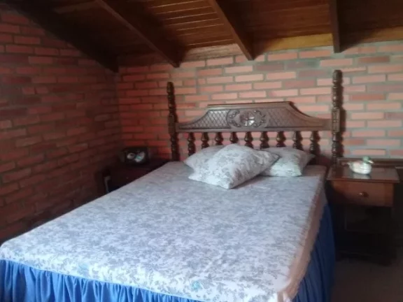 Imagem Excelente Casa com 350m², Condomínio Fechado, situado em Viamão.