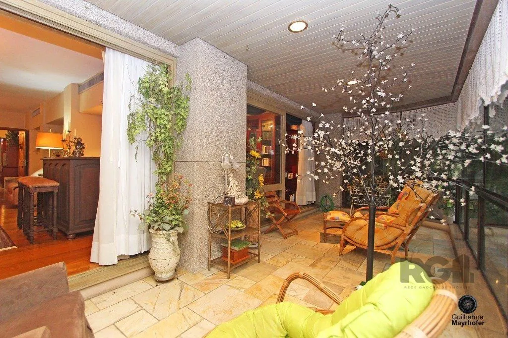 Imagem Excelente apartamento de 315m² com 3 dormitórios e 2 vagas.