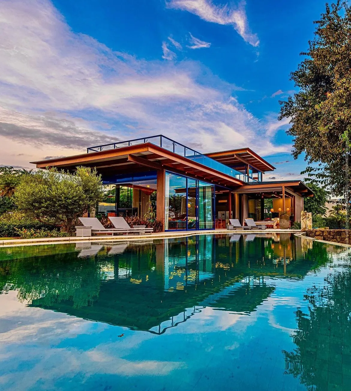 Foto do imóvel Venha se encantar com esta deslumbrante casa inspirada em Bali, localizada na prestigiada Fazenda Boa Vista, com uma vista deslumbrante em Fazenda Boa Vista, PORTO FELIZ - SP