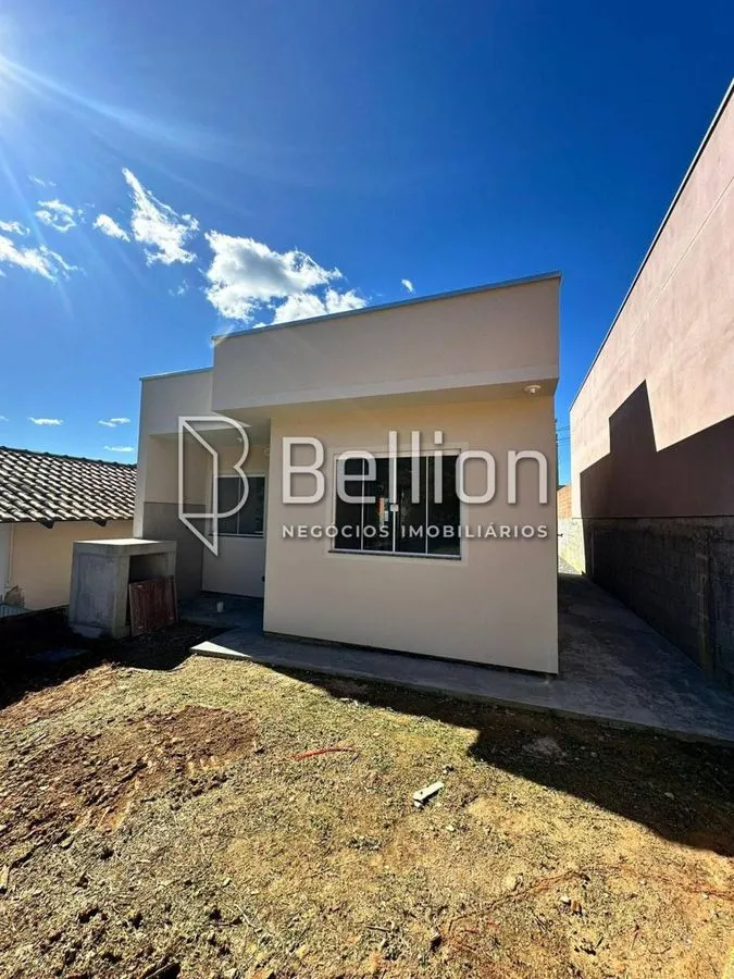 Imagem Residência situada em um bairro tranquilo em Timbó. Com um terreno espaçoso de 262,50 m², esta propriedade oferece um espaço para sua família desfrutar.