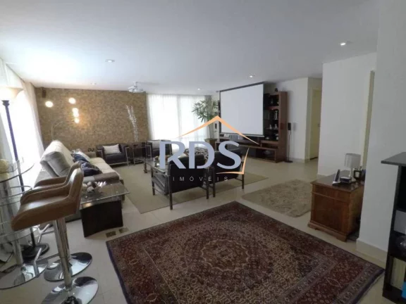Imagem Vende um luxuoso e confortável apartamento Garden duplex com 540m² de área útil, no piso superior tem 3 suítes