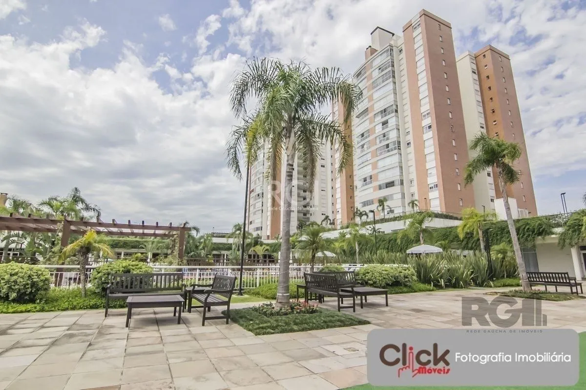 Imagem Excelente apartamento, finamente decorado e mobiliado, excelente iluminação, possuindo 03 dormitórios e 03 suites, sendo 01 master