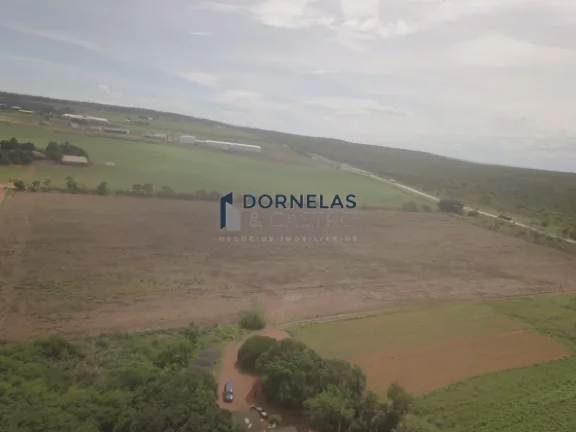 Imagem ÁREA RURAL AS MARGENS DA BR-020 18,9 HECTARES O CÓRREGO PASSA DENTRO ESTUDA TROCA