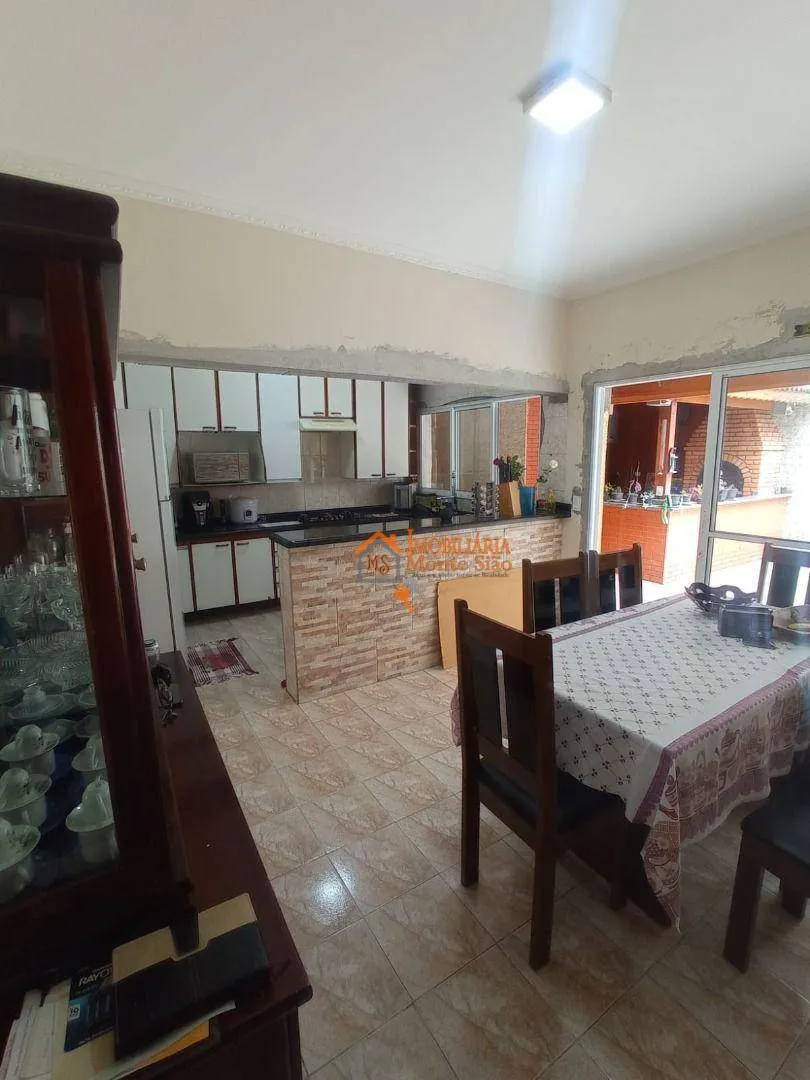 Imagem Sobrado com 4 dormitórios à venda, 438 m² por R$ 985.000,00 - Jardim Santa Clara - Guarulhos/SP