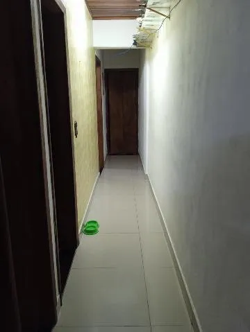 Imagem VENDA DE CASA TÉRREA NO BAIRRO DA PENHA, EM ARUJÁ/SP, 73m² com 3 quartos, sala de estar, área gourmet e garagem coberta para 02 autos. CONSULTE-NOS.