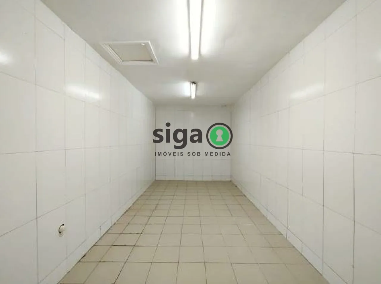 Imagem Casa Comercial no Itaim Bibi para locação com 105m², com 5 salas, 1 banheiros e 2 vagas, sem mobilia