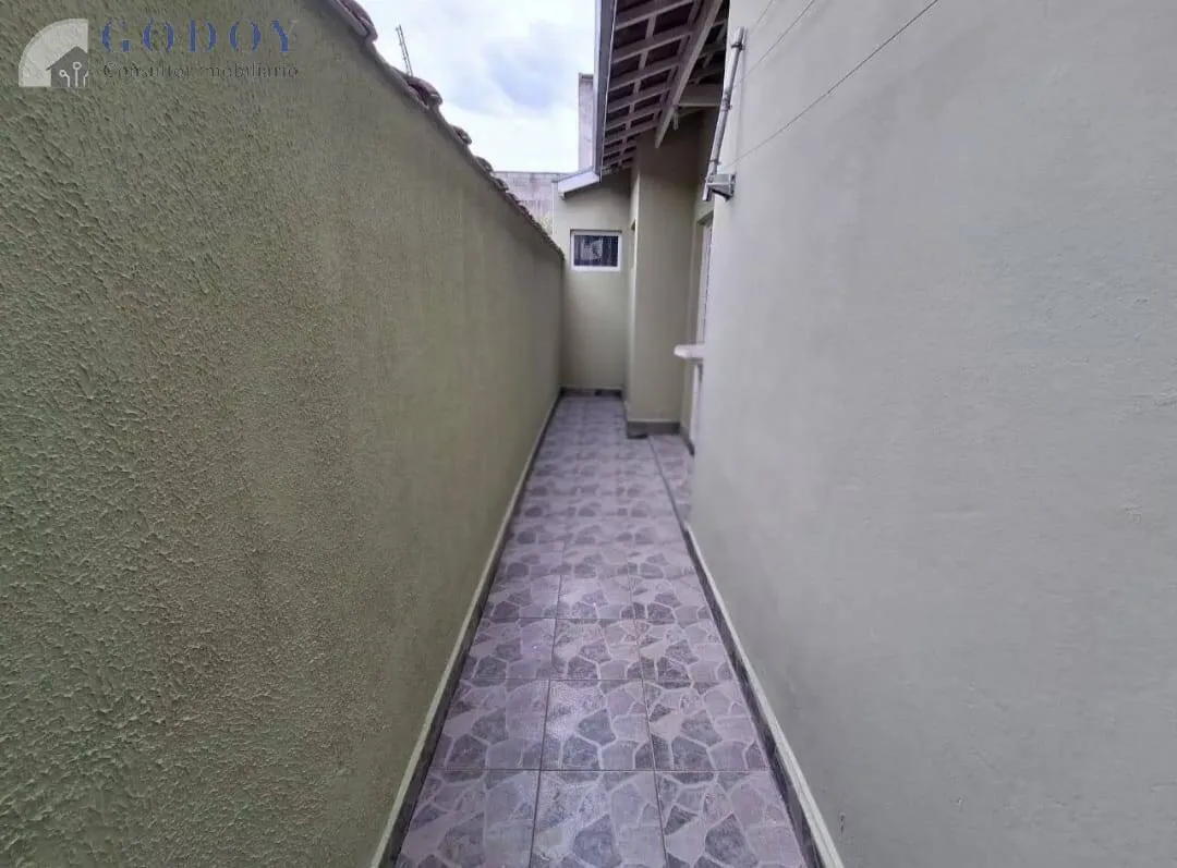Imagem Casa Aconchegante com 3 Dormitórios e Garagem Coberta!