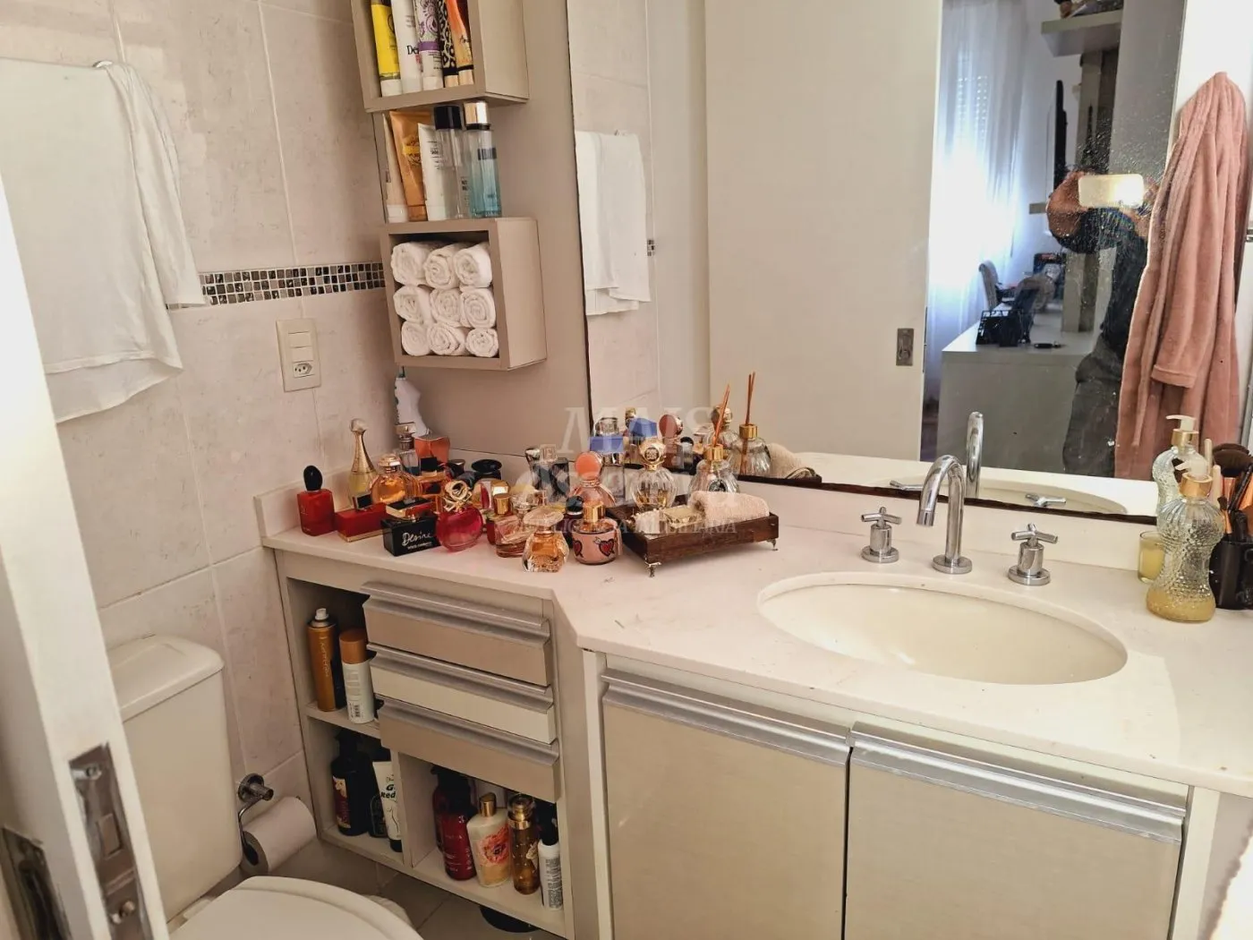 Imagem Ótimo apartamento semi-mobiliado a venda em Cristo Redentor-Porto Alegre/RS