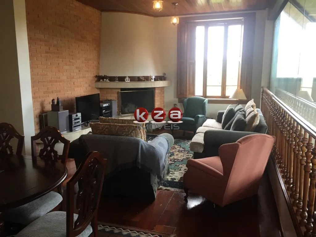 Imagem Casa de luxo em condomínio: 5 quartos, 5 suítes, 4 salas e mais - Venda em Descansópolis, Campos do Jordão-SP
