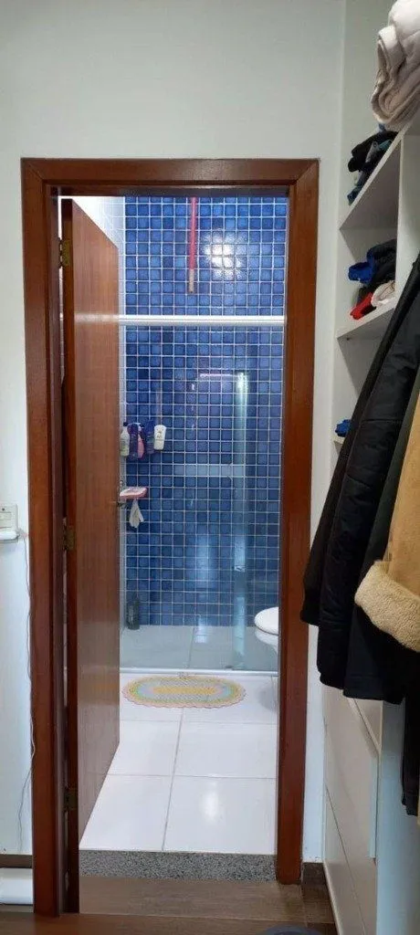 Imagem Casa com 2 dormitórios no bairro Hípica