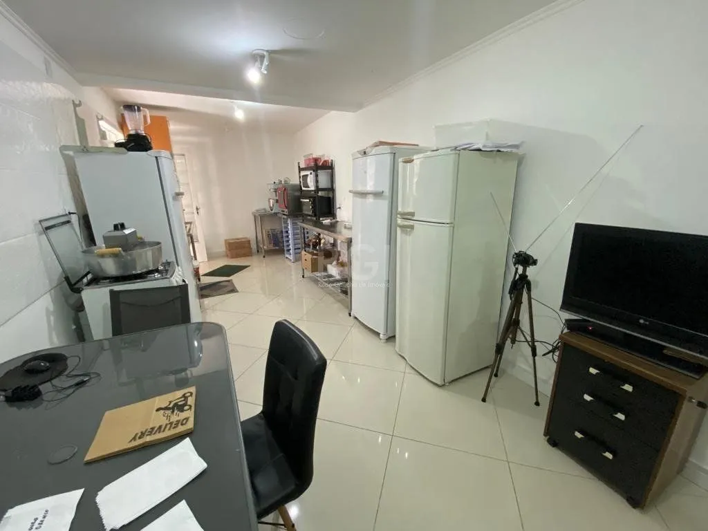 Imagem casa - 4 dormitórios - 3 vagas - 170 m² - Menino Deus