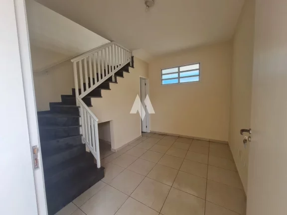 Imagem Sobrado Triplex , Recém Construído, 2 suítes , 2 vagas de garagem , Quintal e no Valor justo!