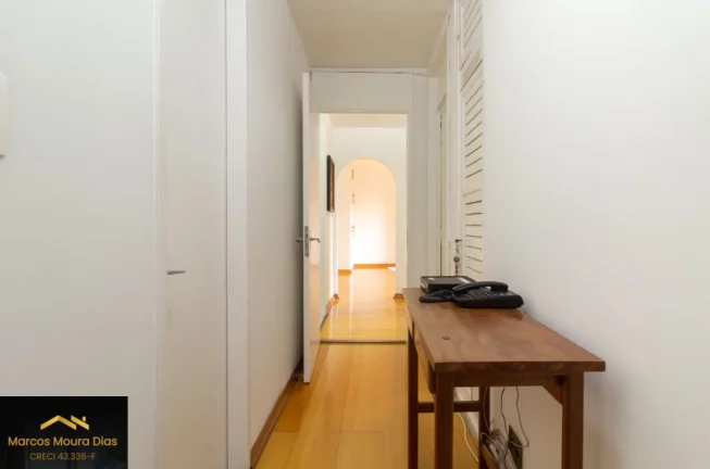 Imagem Apartamento 141 m²com 3 dormitórios (1 suíte) , 1 Vaga de garagem, Sumaré. Edifício com Gerador
