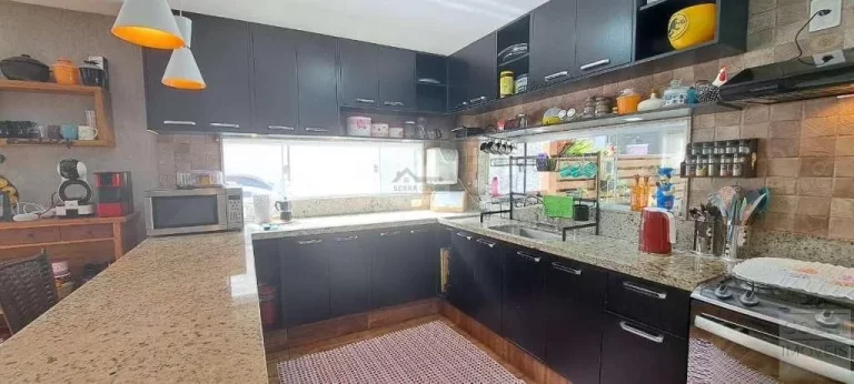 Imagem Casa para Venda em Teresópolis, Araras, 5 dormitórios, 4 suítes, 2 banheiros, 5 vagas