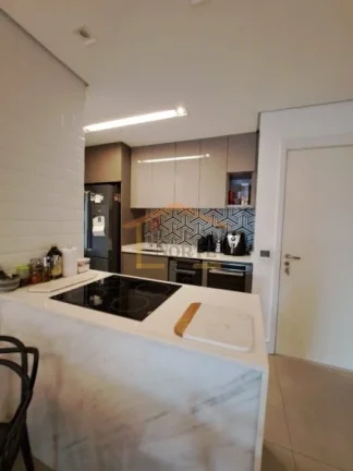 Imagem Apartamento reformado por arquiteto com 57m², sendo, 2 dormitórios, 1 banheiro, sala com varanda i...