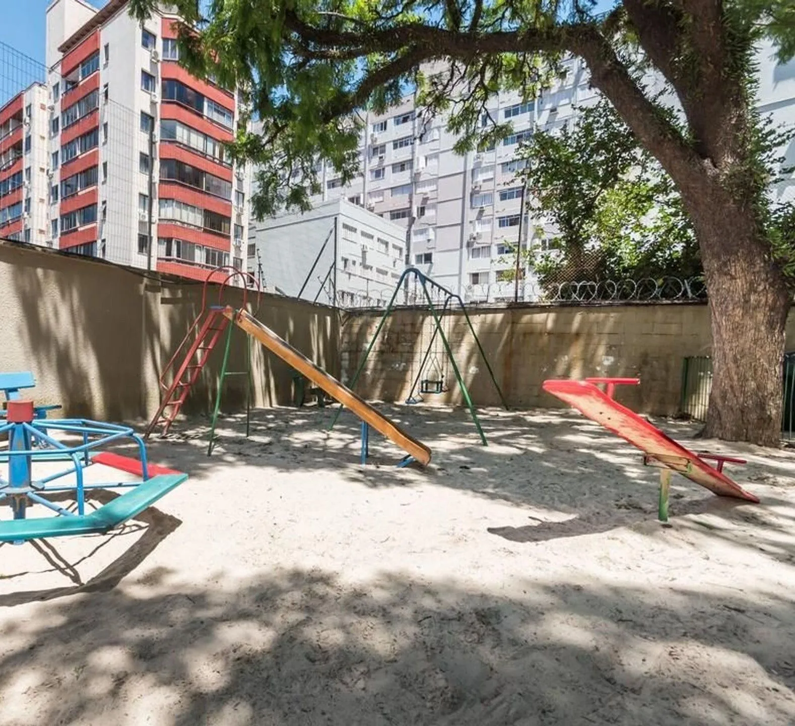 Imagem Vende-se apartamento com 2 quartos, 78m² e 1 vaga - Bom Fim