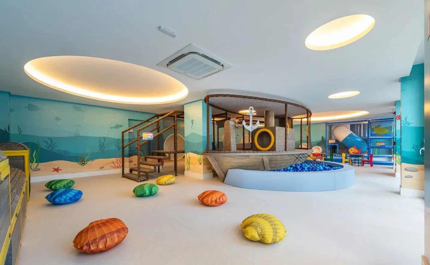 Imagem Apartamento mobiliado e equipado andar alto churrasqueira sol da manhã Lindóia