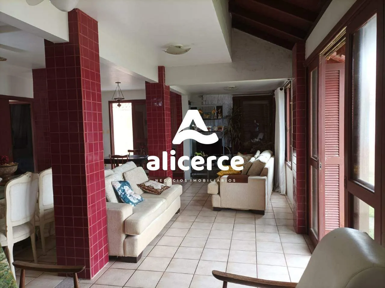 Imagem Casa à venda l 4 quartos, 1 suíte l 286m² l Tapera - Florianópolis/SC