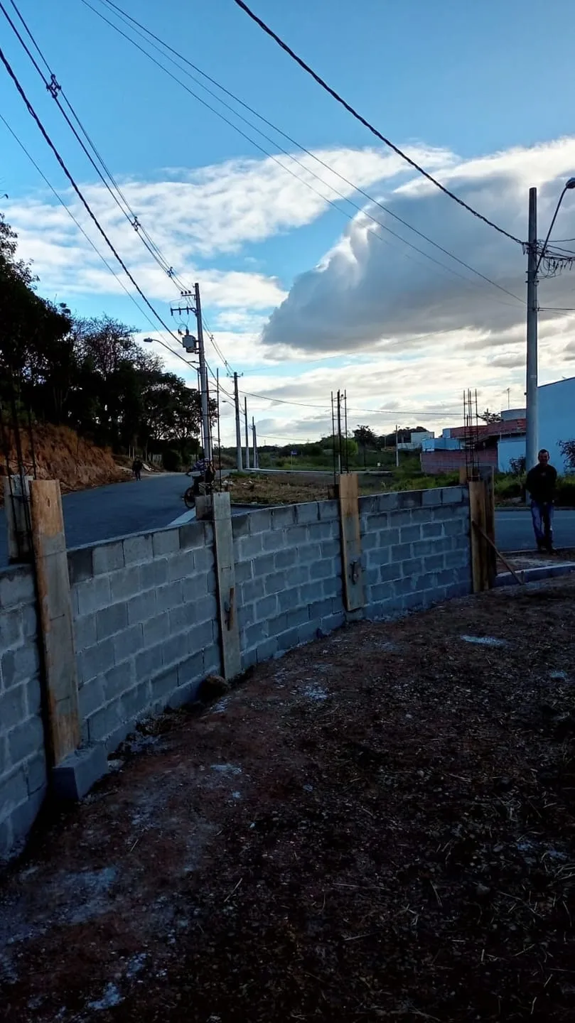 Imagem Terreno à venda 212M², Loteamento Residencial e Comercial Flamboyant, Pindamonhangaba - SP