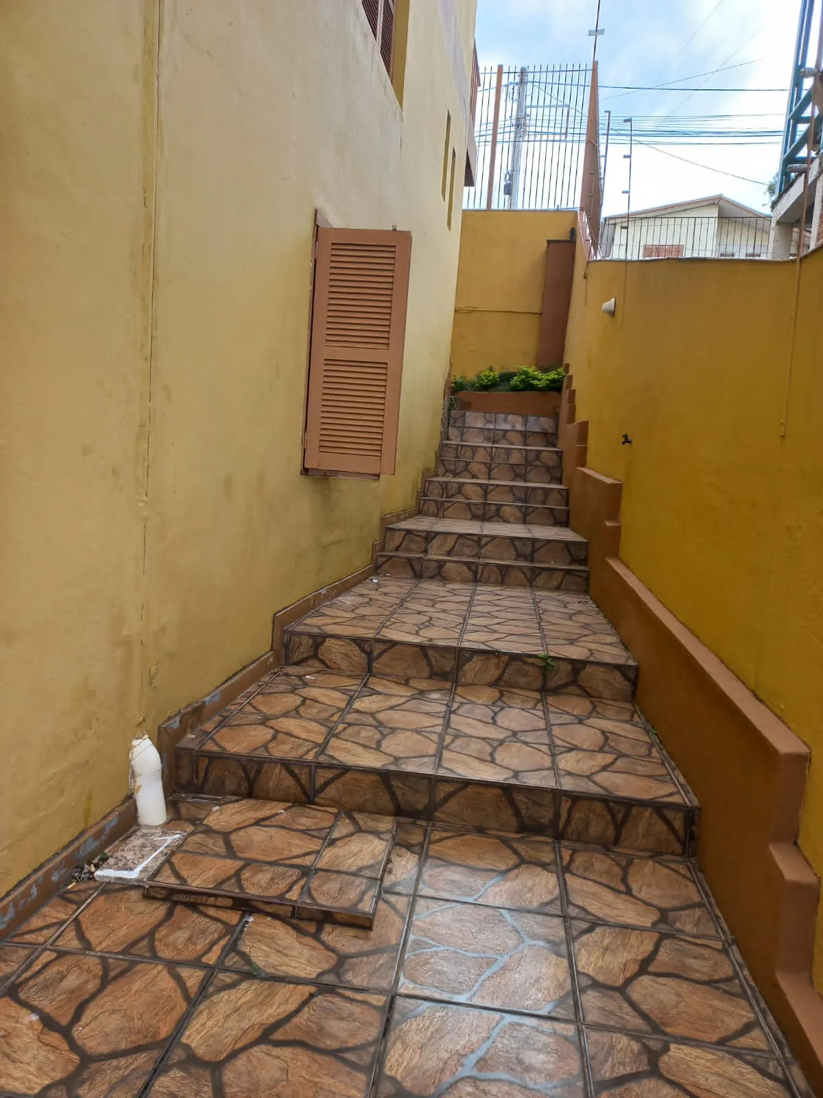 Imagem Casa à venda em Viamão, Centro - 363.6m² - Piscina, Churrasqueira, Closet, Lareira...