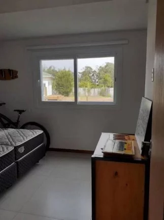 Imagem Linda Casa em Ibiraquera, Imbituba-SC - 2 Dormitórios, Próxima ao Mar e Lagoa
