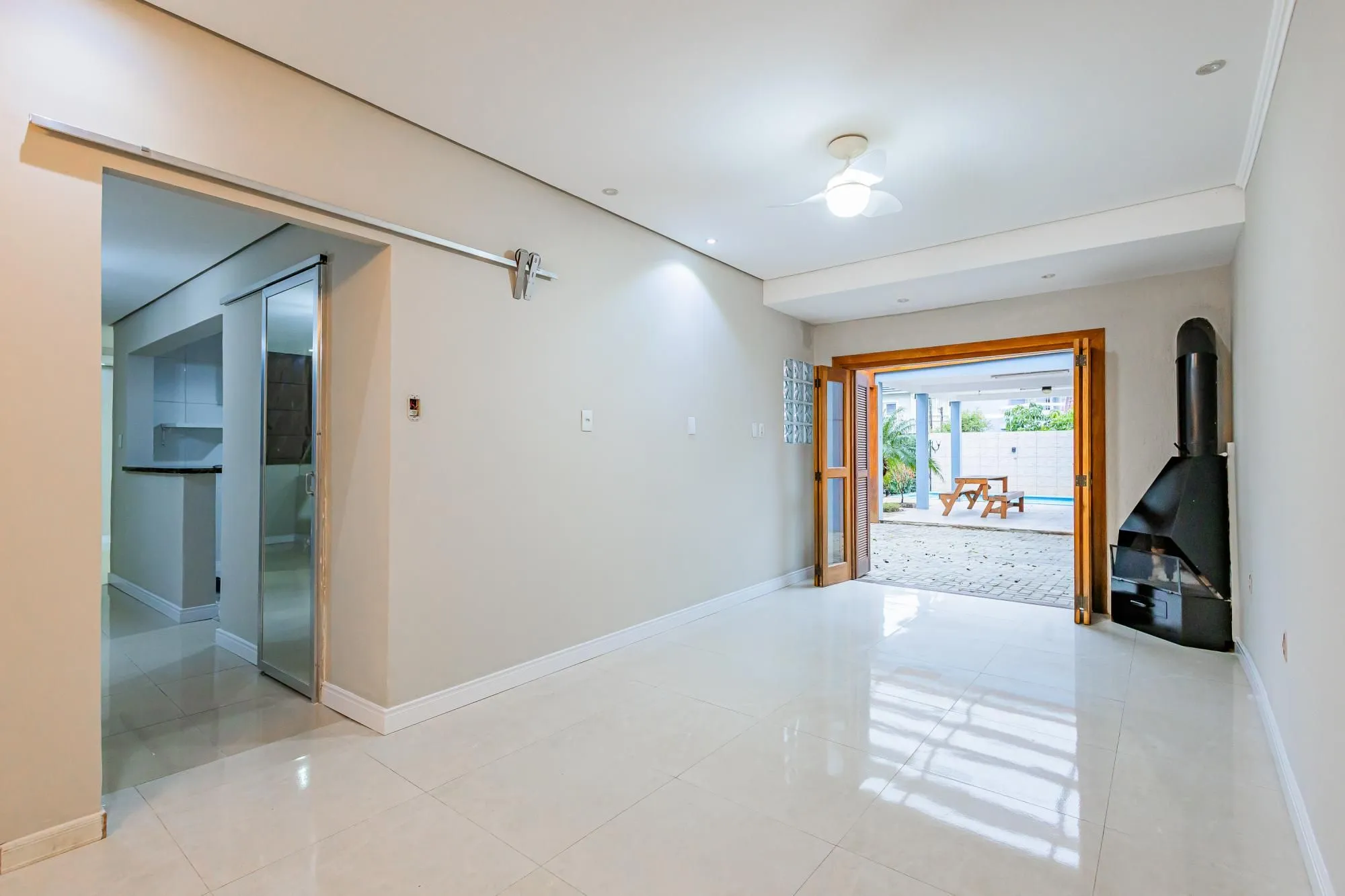 Imagem Casa 4 quartos/suite/banheira/piscina/Canoas